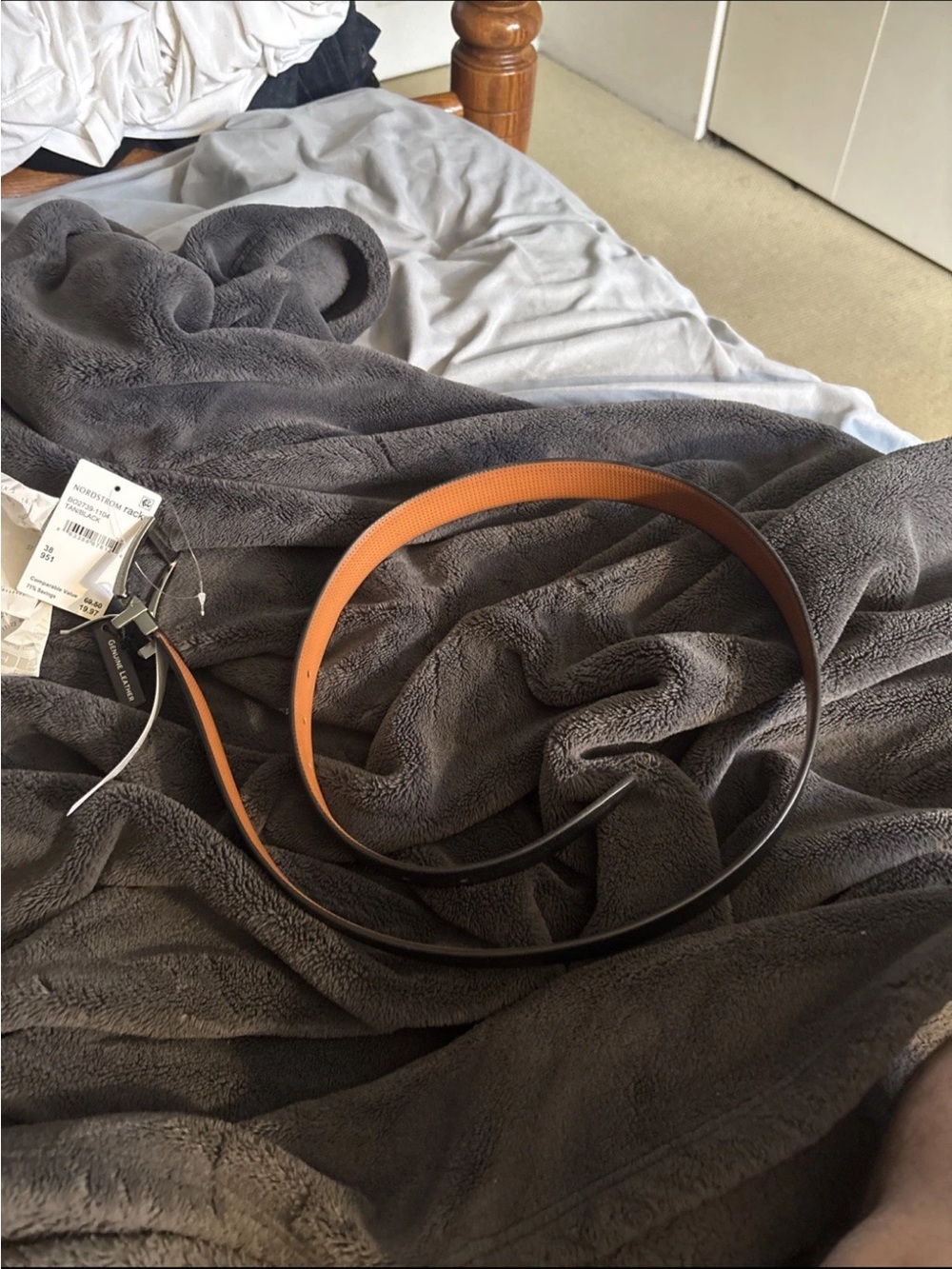 MENS GENUINE LEATHER BELT $70 Retail  Ship Fast brand new with tag